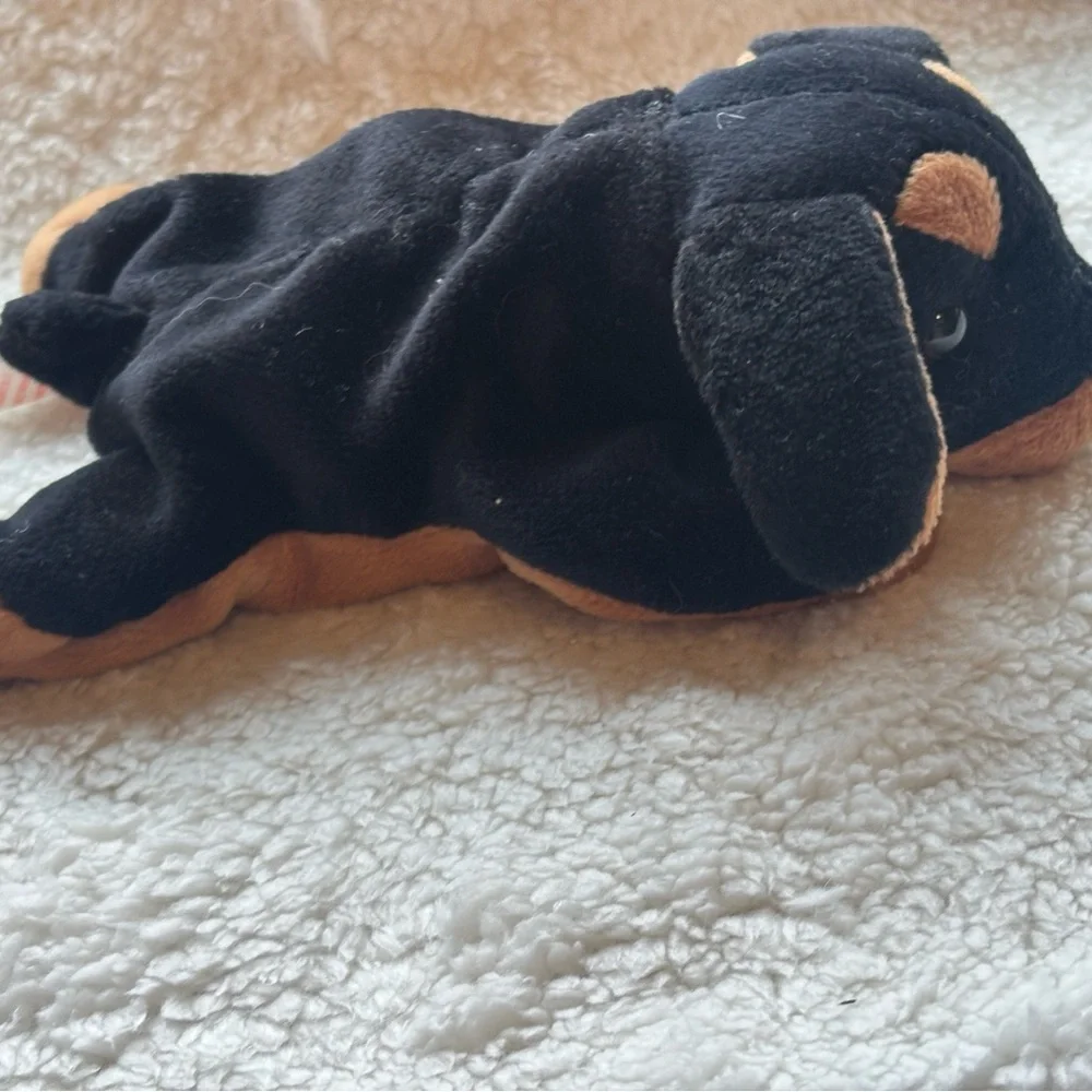 Ty Beanie Babies “”Doby” Black and Brown Dog Plush Toy